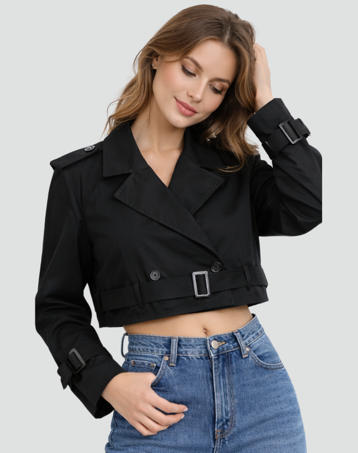 Trench donna in cotone regular fit, corto e classico, capo essenziale per un look elegante.
