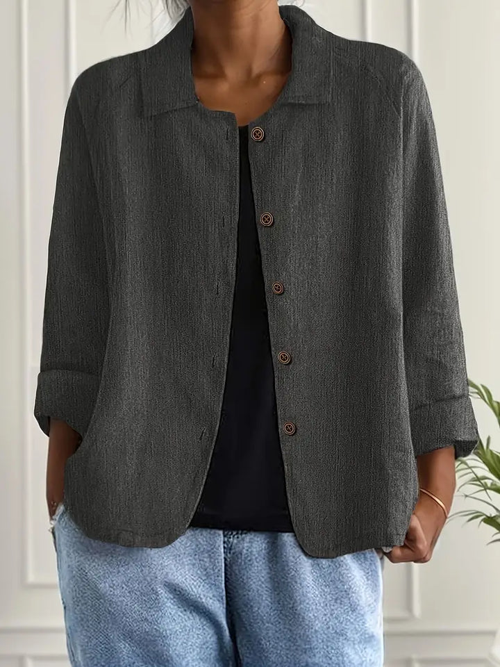Giacca leggera donna abbottonata casual, per un look quotidiano e versatile. Maniche 3/4.