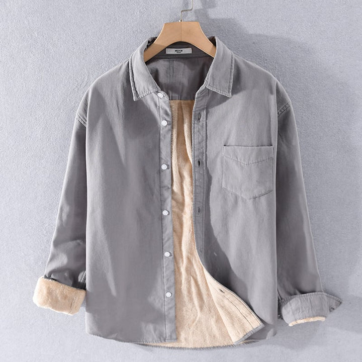 Moda uomo: camicia elegante slim fit a maniche lunghe con taschino. Perfetta per ogni occasione con stile.