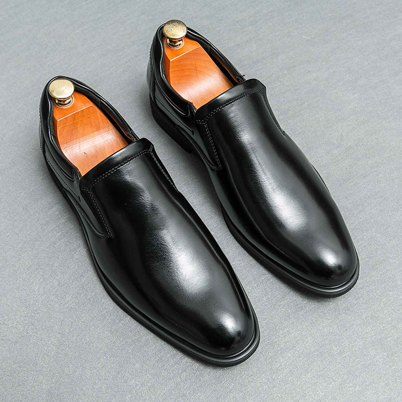 Scarpe uomo basse slip-on per moda e stile. Mocassini eleganti perfetti per business, ufficio o casual chic.
