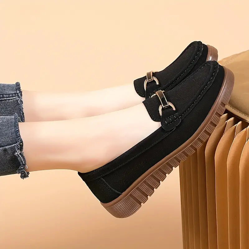 Calzature donna mocassini con soletta imbottita, per un comfort duraturo e stile elegante e casual.
