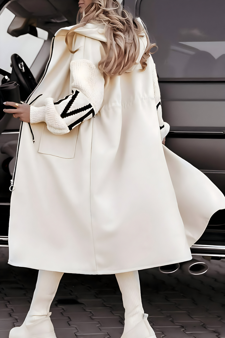 Giacca donna calda e morbida con cappuccio. Capospalla invernale confortevole per un look casual.