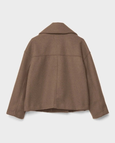 Elegante cappotto donna corto doppiopetto, effetto lana, ideale come capospalla invernale.