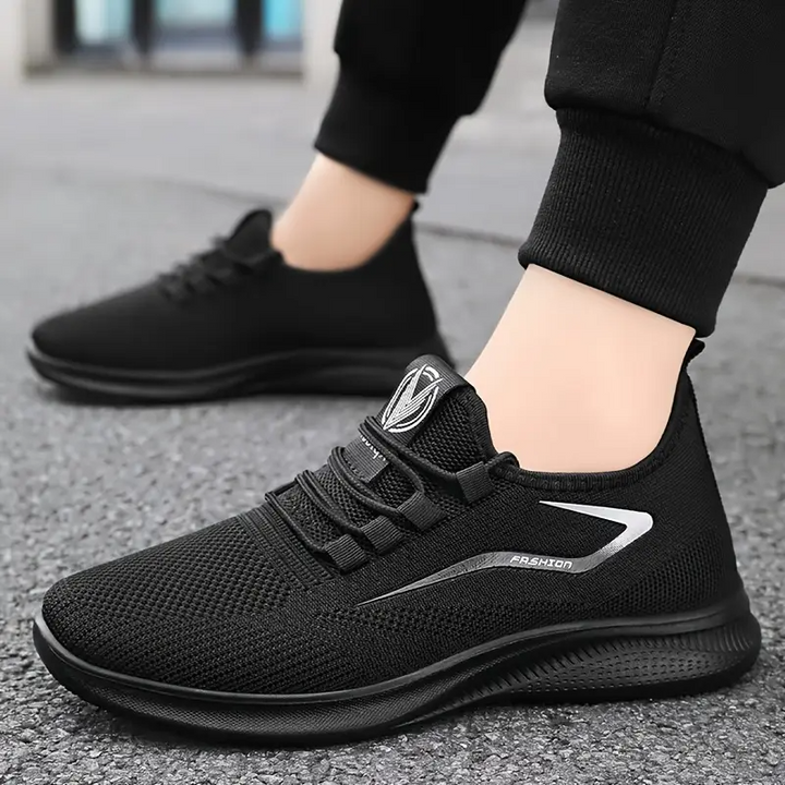 Dettaglio interno scarpe uomo slip-on: plantare ammortizzato per supporto superiore, massimo comfort e traspirabilità.