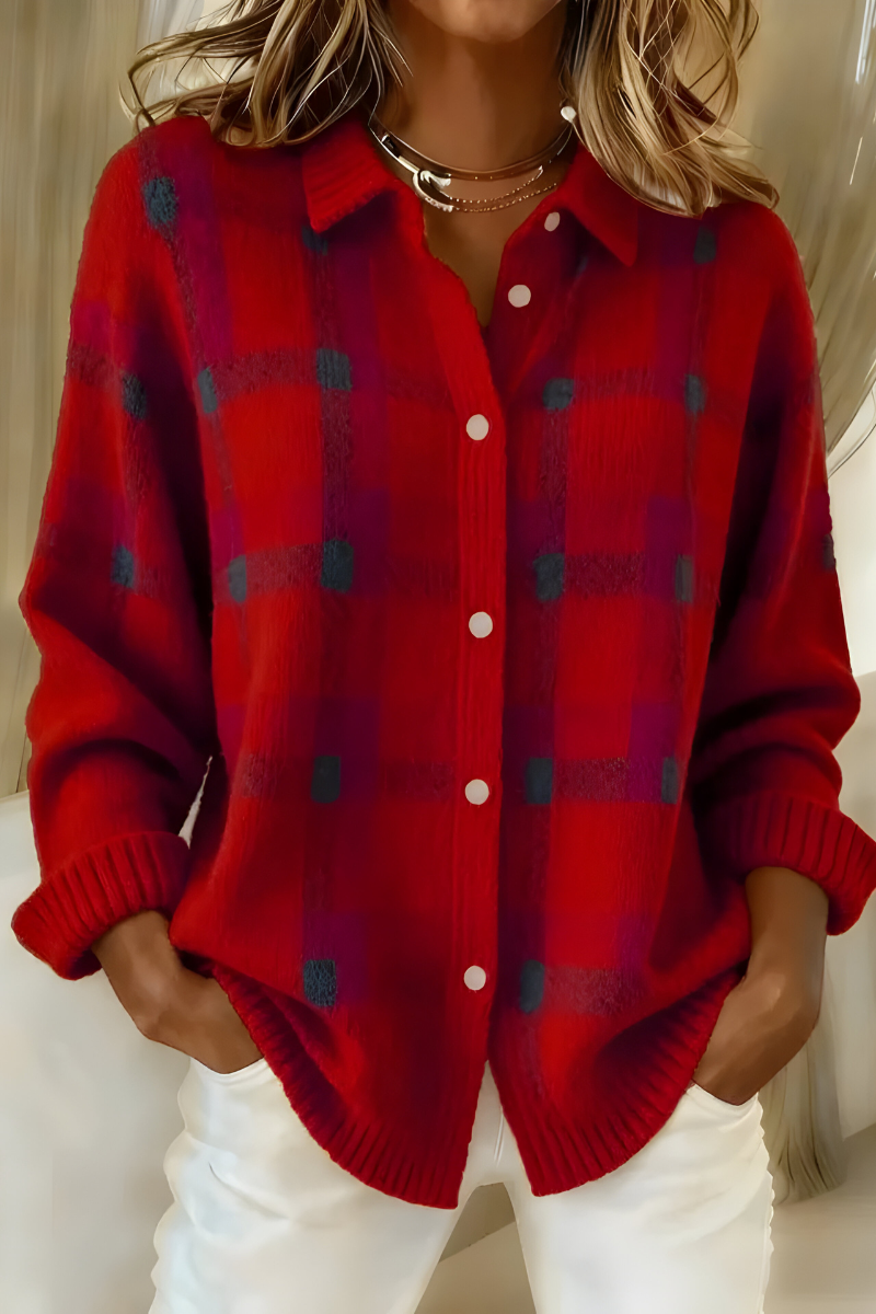 Cardigan donna a quadri, versatile e alla moda. Ideale per look casual chic o elegante, con comfort assicurato.