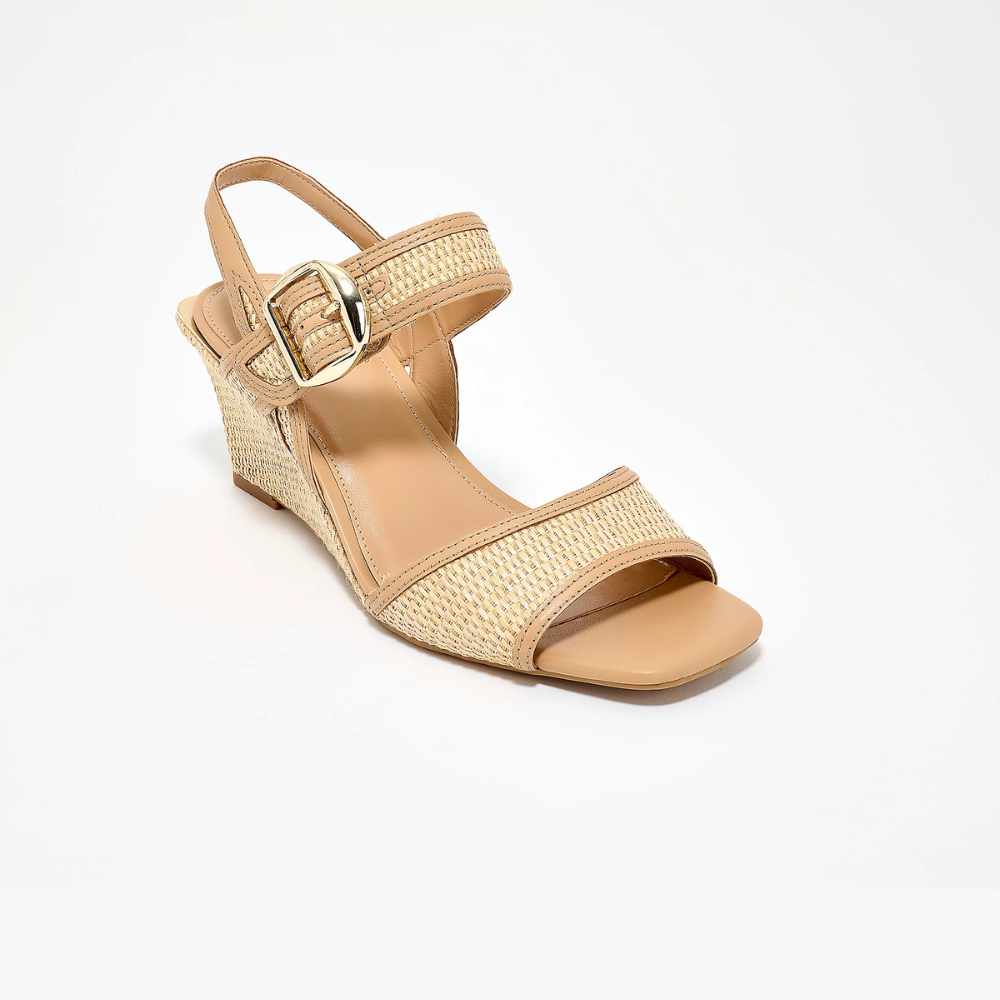 Zeppa espadrille donna: sandali estivi versatili, un must-have per la stagione calda, comodi ed eleganti.