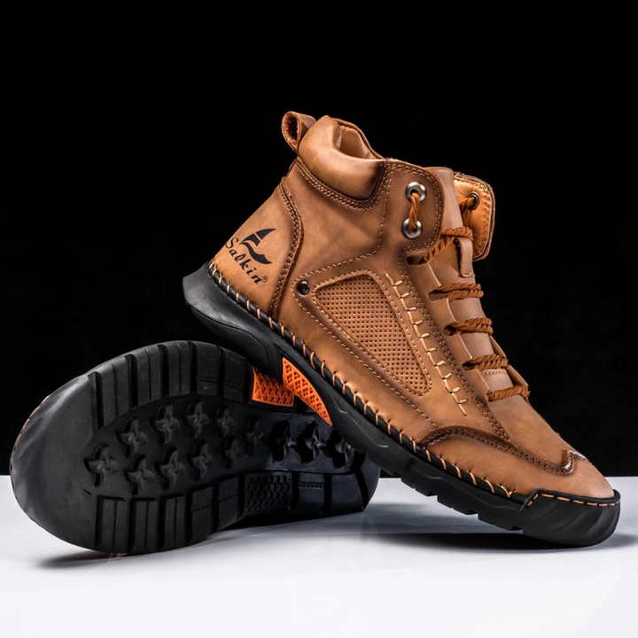 Stivali uomo resistenti in pelle, perfetti per trekking e outdoor. Comfort premium per calzature invernali e urbane.