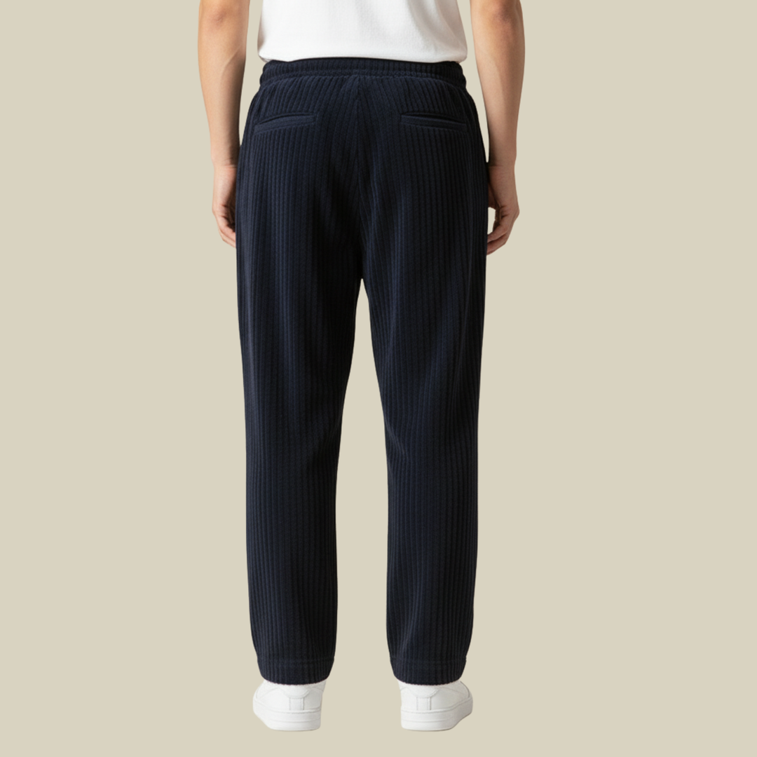 Robusti pantaloni uomo casual in velluto con vita elastica e tasche, ideali per comfort e durata.