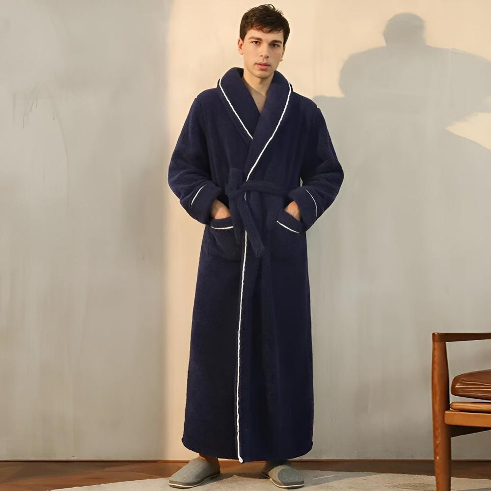 Accappatoio unisex in sherpa ultra morbido, taglio kimono. Calda vestaglia per un relax avvolgente a casa.