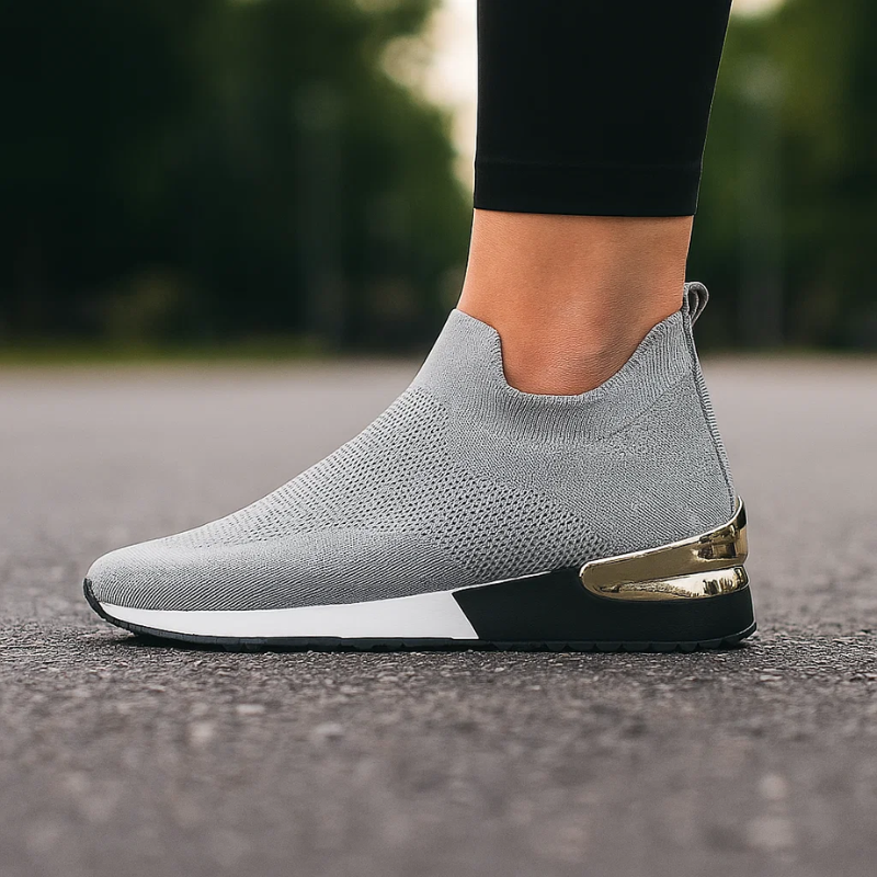 Scarpe casual slip-on nere da donna. Sneakers comode, traspiranti e versatili per ogni giorno.