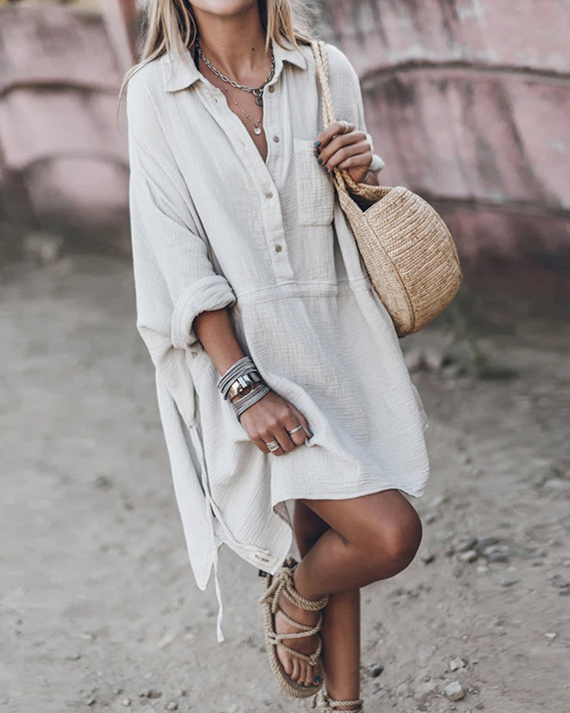 Abito camicia da donna elegante e versatile, perfetto per look casual o chic, in vari colori e taglie.