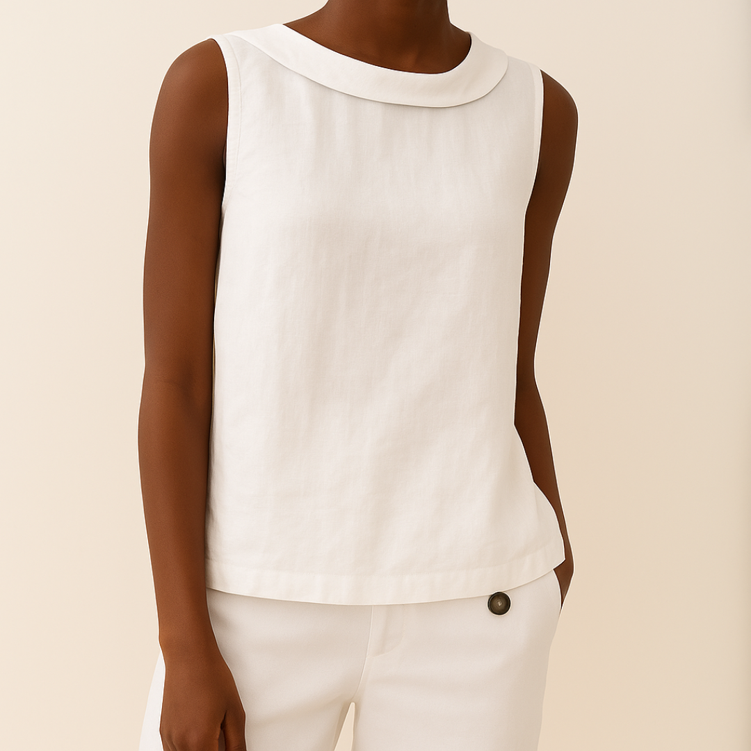 Blusa donna casual elegante, senza maniche e con collo alto, perfetta per giornate calde e serate chic.