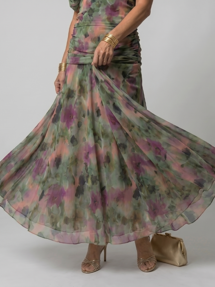 Abito estivo midi donna, con spalle scoperte e tessuto fluido, per un look romantico e comodo.
