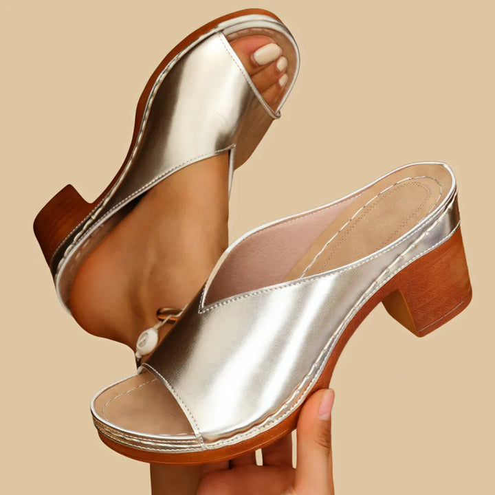 Sandali donna con tacco Verona, design moderno ed elegante. Calzature estive alla moda per un look raffinato.