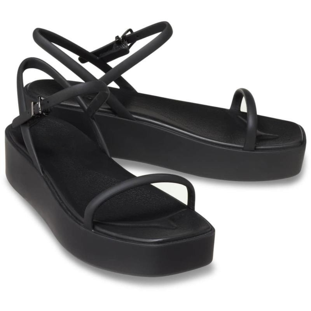 Primo piano di sandali donna Angeles con plateau, comodi e versatili per le tue giornate estive.