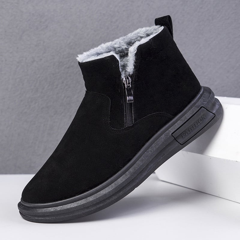 Stivaletti caviglia uomo neri, resistenti e confortevoli. Con zip laterale per facile calzata, ideali per l'inverno.