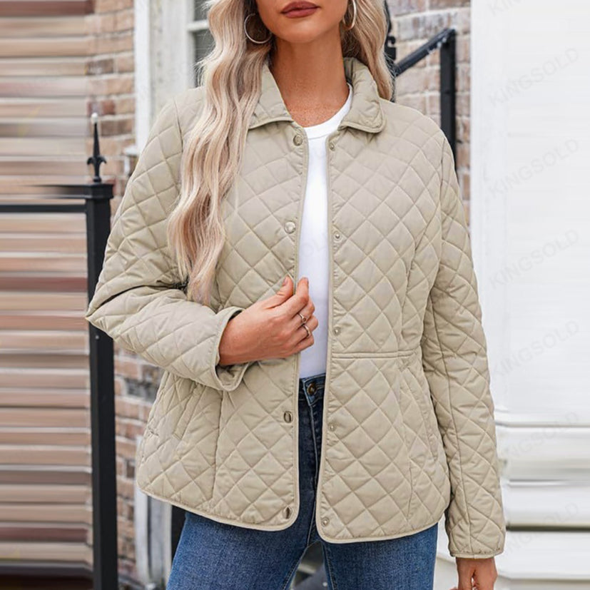 Giacca donna trapuntata elegante con collo rever, perfetta per look autunno inverno, calda e versatile.
