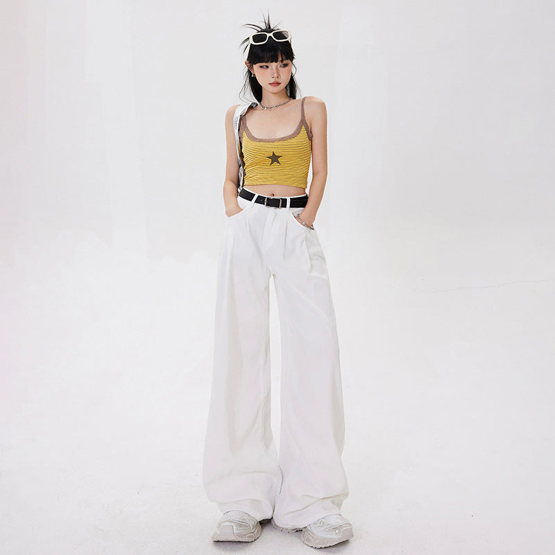 Jeans donna vita alta a gamba larga stile anni '70, tessuto denim resistente per un outfit di tendenza.