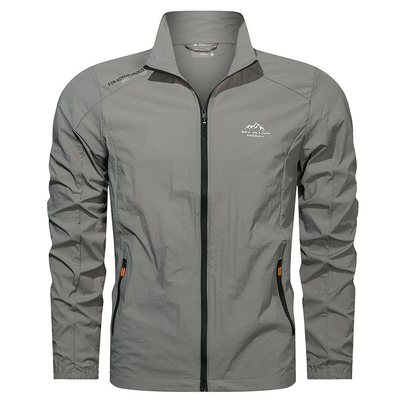 Giacca sportiva uomo primavera/autunno, leggera e traspirante, perfetta per attività outdoor e casual.