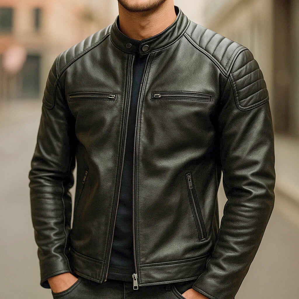 Giacca in vera pelle uomo stile biker con spalle rinforzate e multiple zip. Duratura e alla moda.