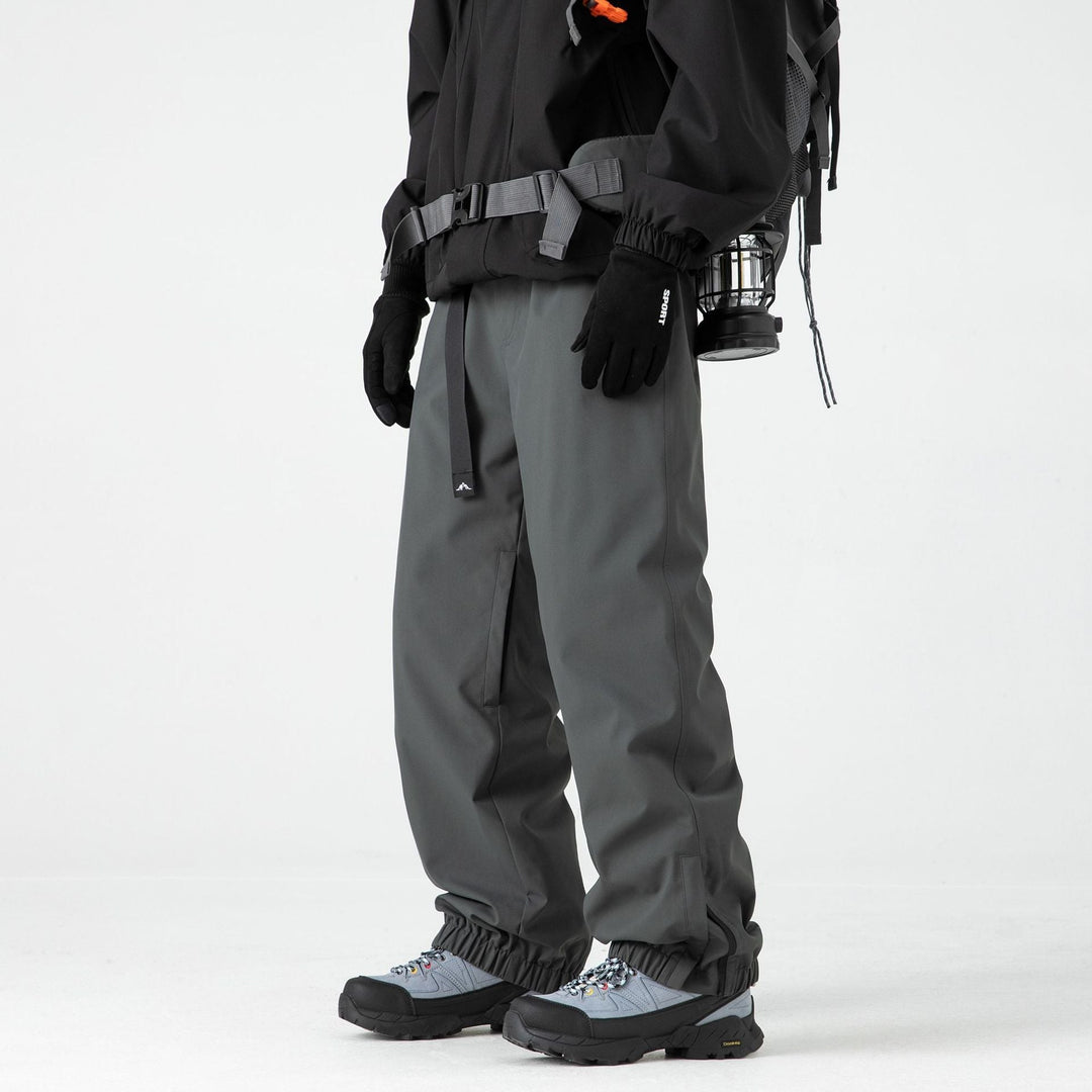 Pantaloni sci uomo neri, impermeabili, caldi e antivento. Essenziali per sport invernali, neve e abbigliamento outdoor.