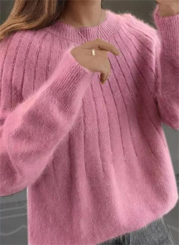 Morbido maglione donna invernale per comfort quotidiano. Stile casual maniche lunghe, must-have autunno inverno.