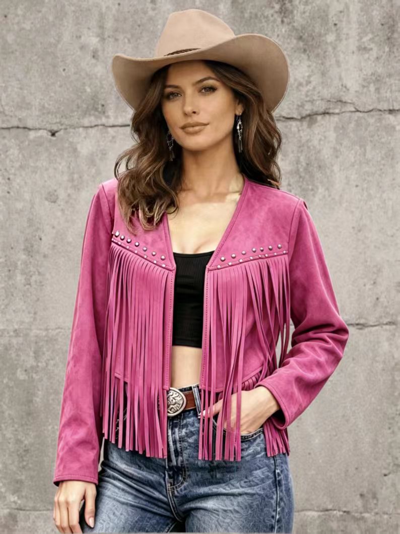 Cardigan lungo donna frontale con borchie decorative, vestibilità comoda, ideale per look di tendenza quotidiana.