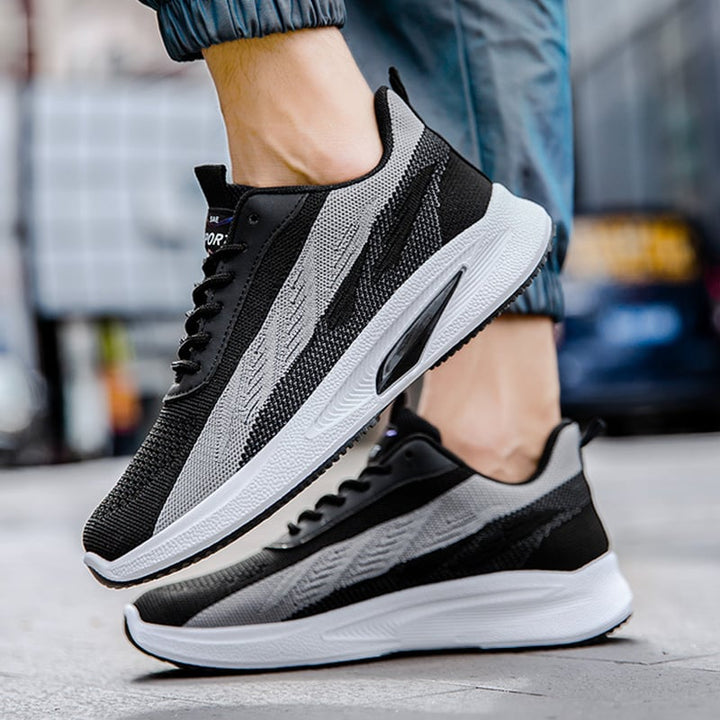 Sneakers uomo eleganti e sportive, con lacci per un look moderno e un comfort superiore.