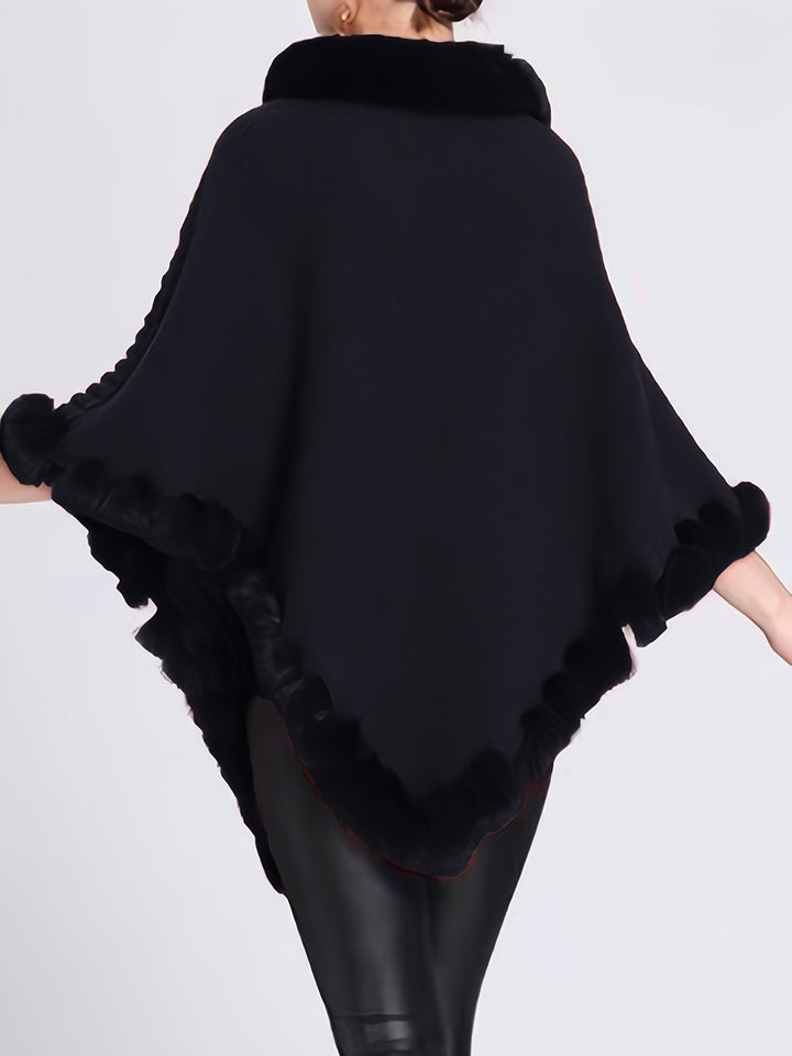 Mantello poncho donna, con bordo pelliccia, per un abbigliamento chic e caldo in ogni occasione.