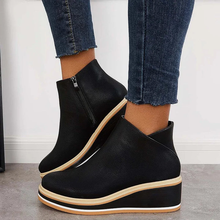 Stivali donna in suede marrone chiaro, scarpe invernali che offrono lusso, eleganza e calore.