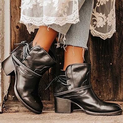 Stivaletti donna comodi con pratica zip laterale. Scarpe eleganti per ogni occasione, offrono comfort.
