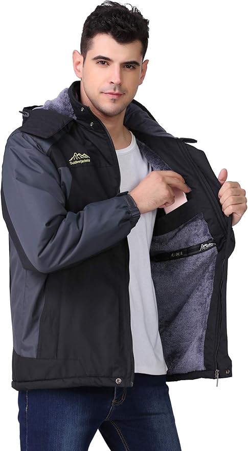 Giacca uomo impermeabile e traspirante con cappuccio, offre comfort e protezione per sport e attività outdoor.