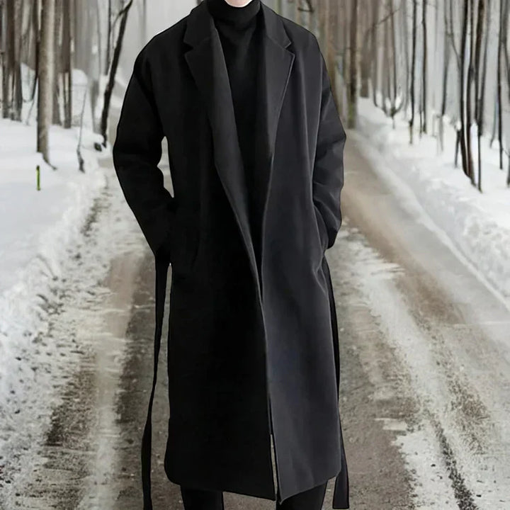 Giacca lunga da uomo invernale premium. Cappotto elegante e durevole per comfort e calore in abbigliamento maschile.