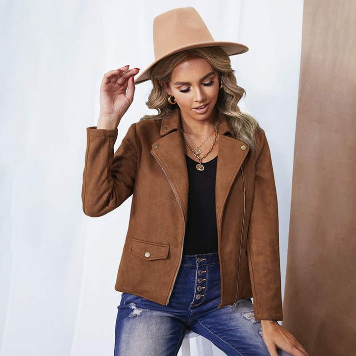 Giacca da donna elegante e casual per l'autunno, a tinta unita e maniche lunghe. Un must-have per moda donna.