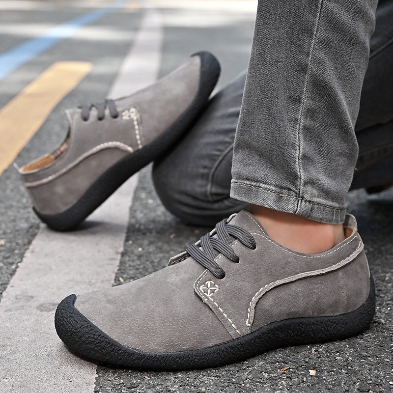 Scarpe da escursionismo uomo con design casual, massimizzano comfort e aderenza. Perfette per outdoor versatili.