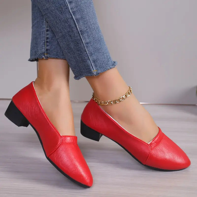 Décolleté donna eleganti per ufficio ed eventi, con tacco largo e punta affusolata. Moda calzature comode.
