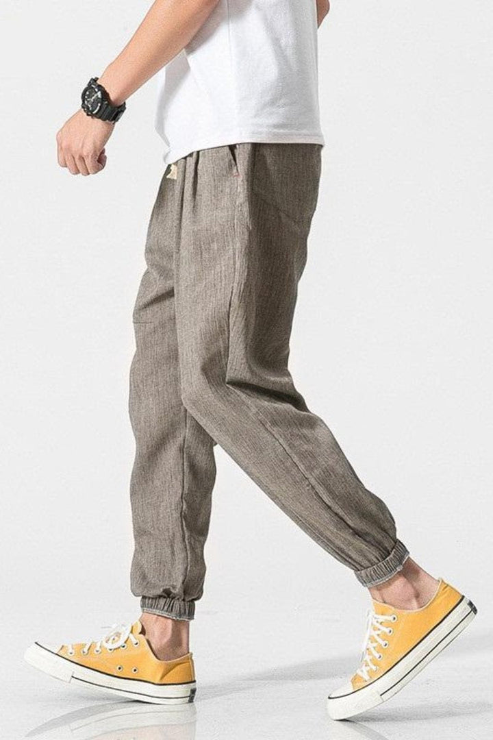 Harem jogger uomo blu con vita elastica, ampi e confortevoli, perfetti per look casual streetwear.