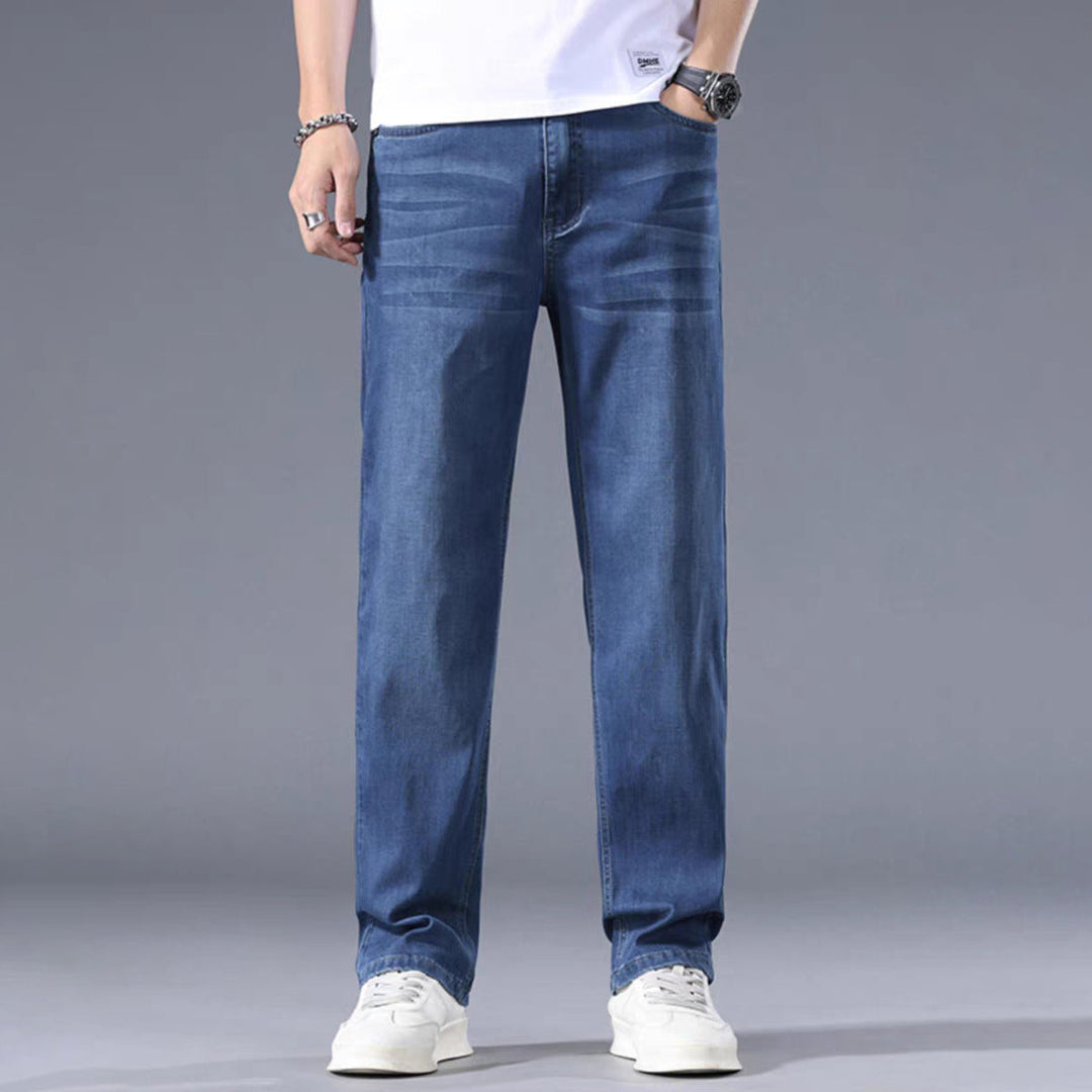 Pantaloni uomo denim slim fit vita media per il massimo comfort. Perfetti per ogni look quotidiano e di tendenza.