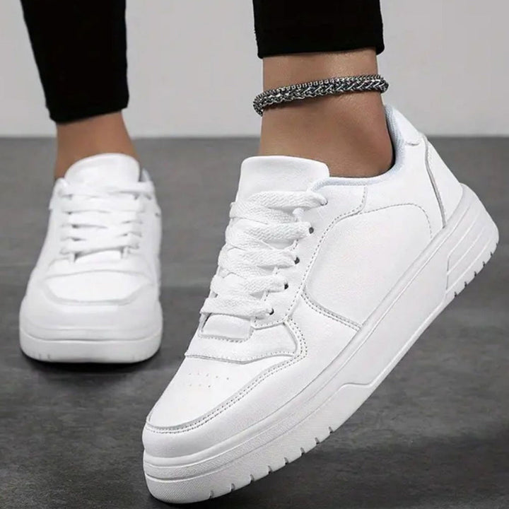 Scarpe uomo sportive casual, traspiranti e comode, ideali per primavera e autunno, stile urbano.