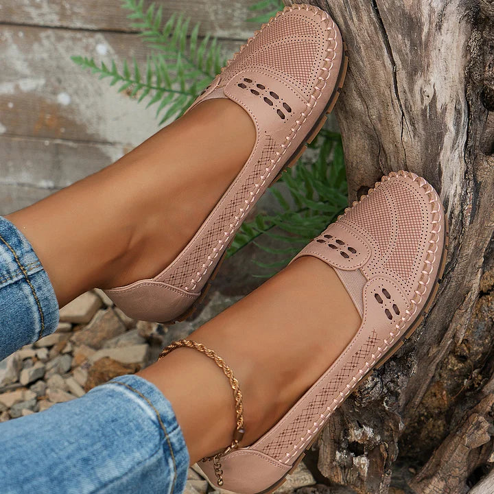 Scarpe donna ortopediche marroni, uniscono stile e comfort, con un design che supporta il piede.