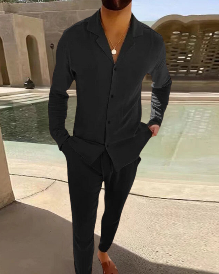 Outfit casual uomo: camicia e pantaloni in lino leggero e traspirante. Ideale per le giornate primaverili.