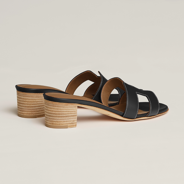Sandali estivi da donna con tacco, stile Capri, che uniscono moda e comfort per ogni passo.