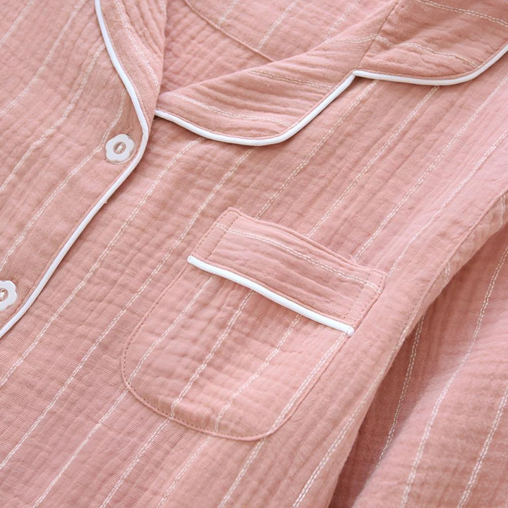 Camicia da notte donna a righe per un relax serale, pigiama in cotone morbido e leggero.