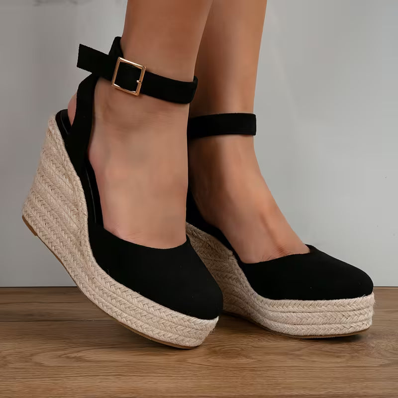 Sandali donna con zeppa per comfort quotidiano. Modello Barcelona slingback, aggiungi un tocco chic al tuo stile.