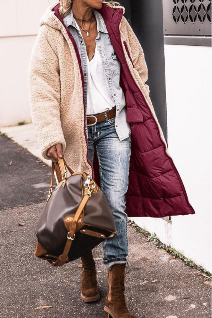Cappotto imbottito donna reversibile, lungo ed elegante per l'inverno. Calda giacca outerwear di moda.