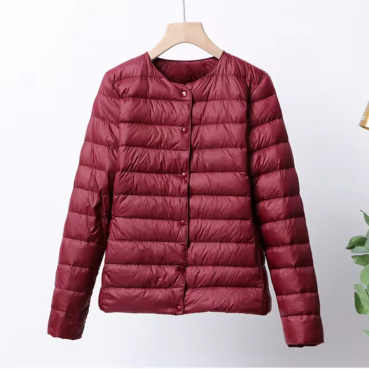 Piumino donna leggero, elegante e versatile. Design ultra sottile, perfetto per il viaggio e la moda autunnale.
