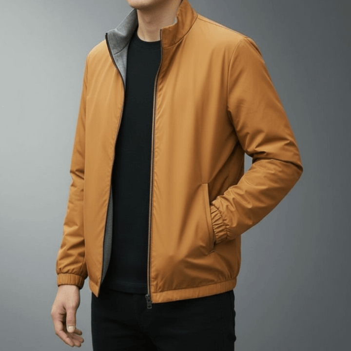 Giacca termica leggera uomo, ideale per attività outdoor, calda e confortevole per l'inverno.