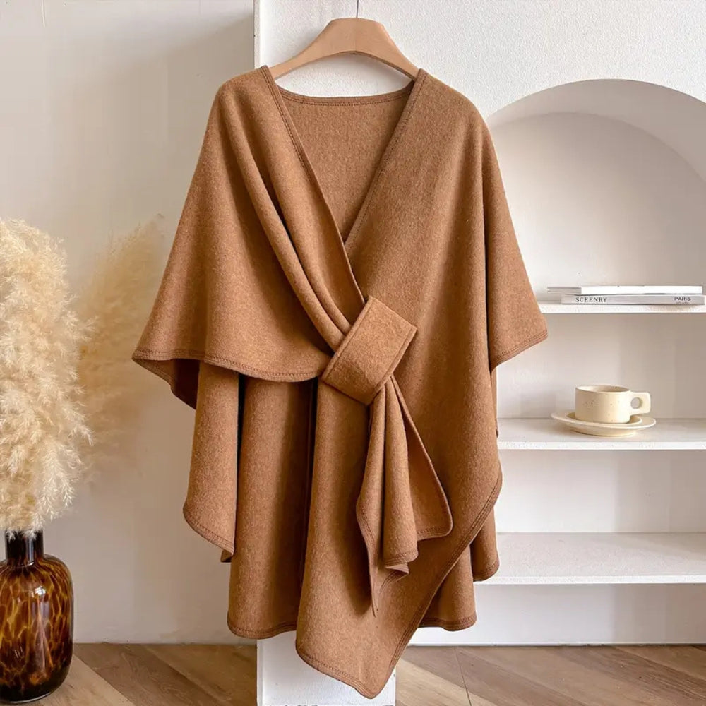 Elegante cappotto donna oversize, giacca scialle per abbigliamento invernale chic.