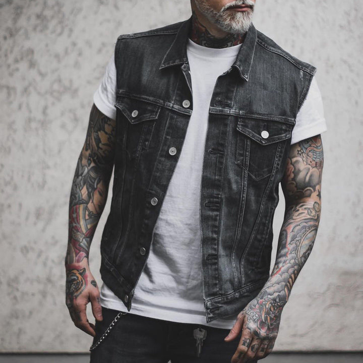 Giacca senza maniche nera da uomo, gilet casual autunnale. Perfetta per stile urbano e stratificazione versatile.