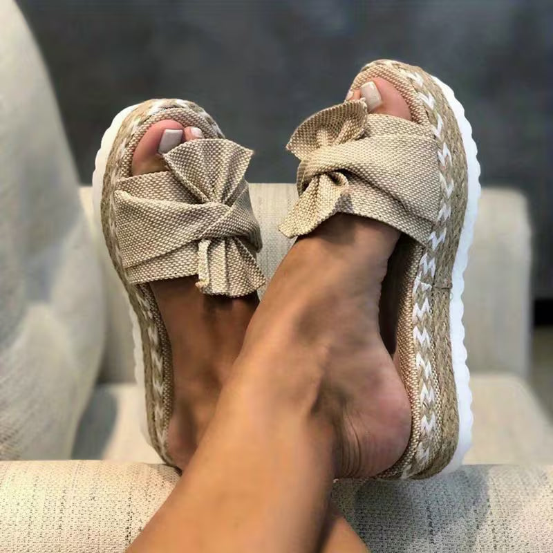 Sandali donna eleganti con fiocco e plateau, scarpe estive comode e alla moda per ogni giorno.